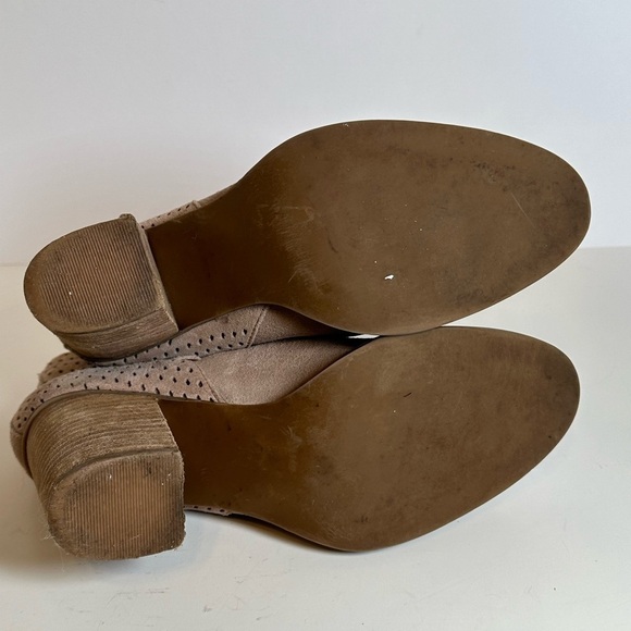 Steve Madden Taupe Suede Leather Chunky Stacked Heel Open Side Booties Sz 8 - Picture 5 of 8